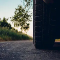 Jaki profil opony do felgi 17? Wybierz najlepszy rozmiar dla komfortu