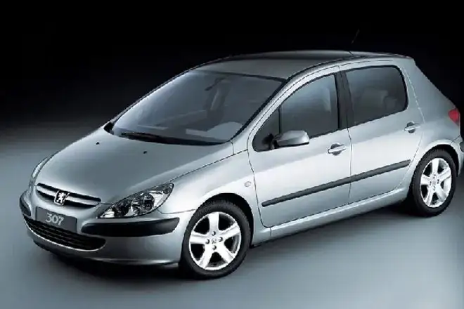 Zdjęcie Jaki płyn do chłodnicy Peugeot 307 benzyna? Uniknij kosztownych usterek