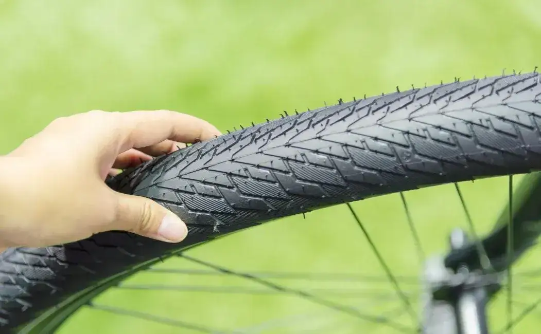Zdjęcie Jakie ciśnienie w oponach rowerowych 29 cali zapewni bezpieczeństwo?