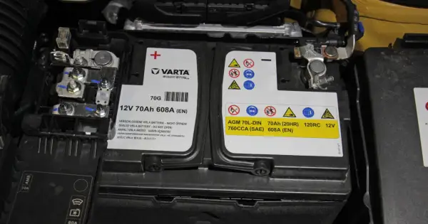 Akumulator AGM Varta 12V 70Ah. AGM to technologia, która zapewnia lepszą wydajność i trwałość.